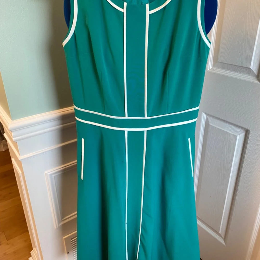 ModCloth Green Roving Reporter Dress, Size M - Picture 2 of 7